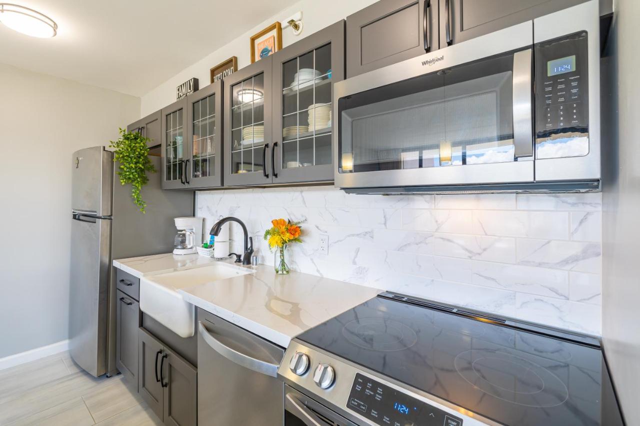 Tropical Retreat Near Waikiki Beach With Parking Honolulu Exteriér fotografie